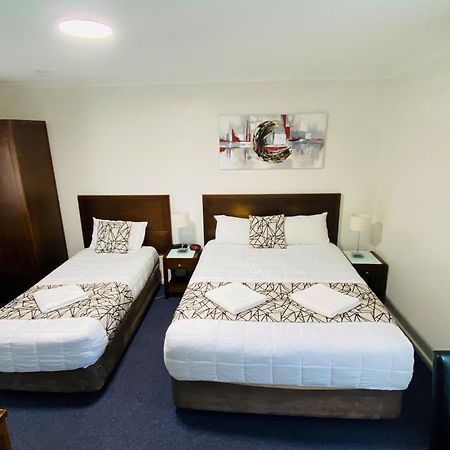 Colonial Lodge Motor Inn Ясс Екстер'єр фото