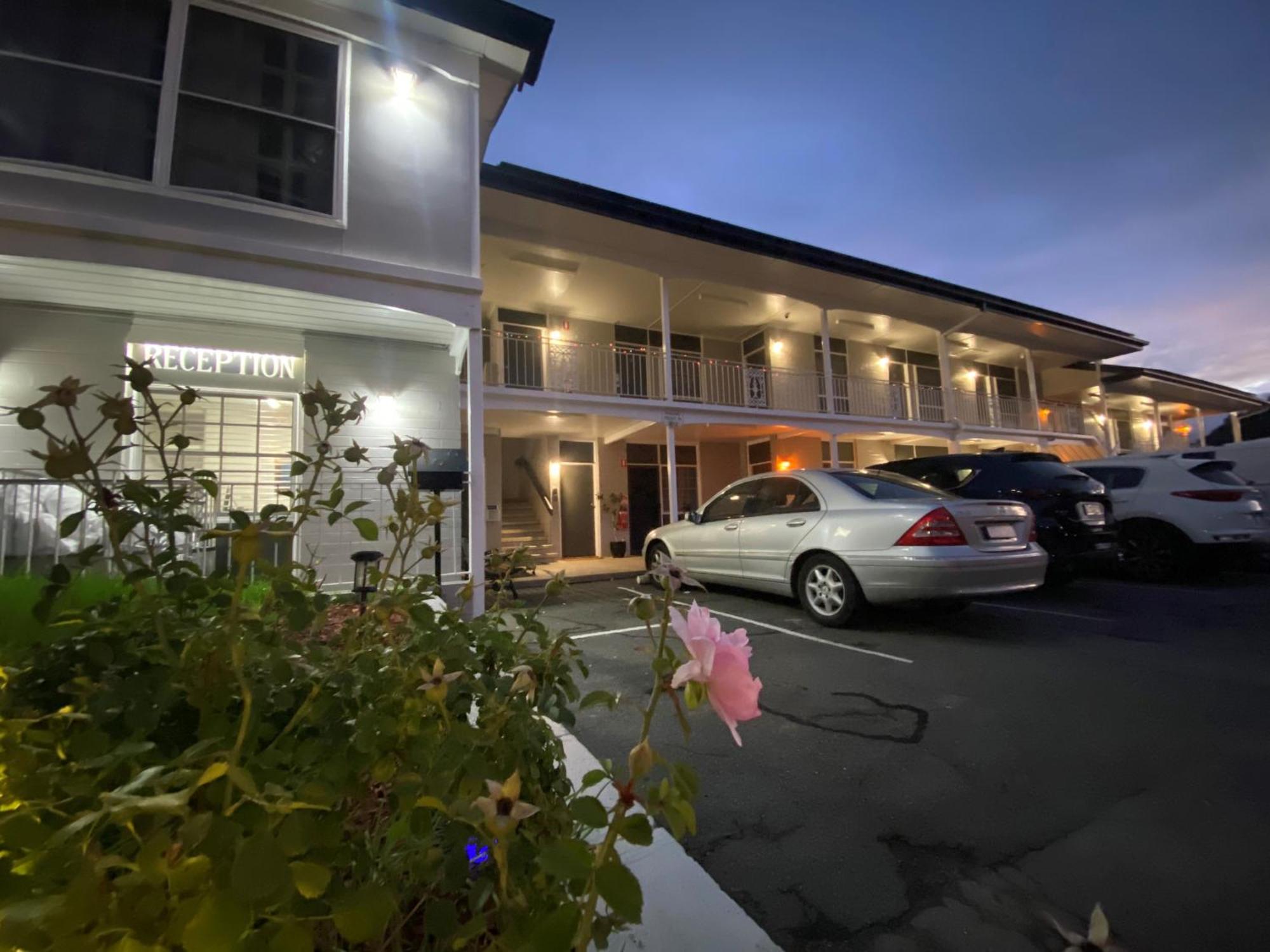Colonial Lodge Motor Inn Ясс Екстер'єр фото
