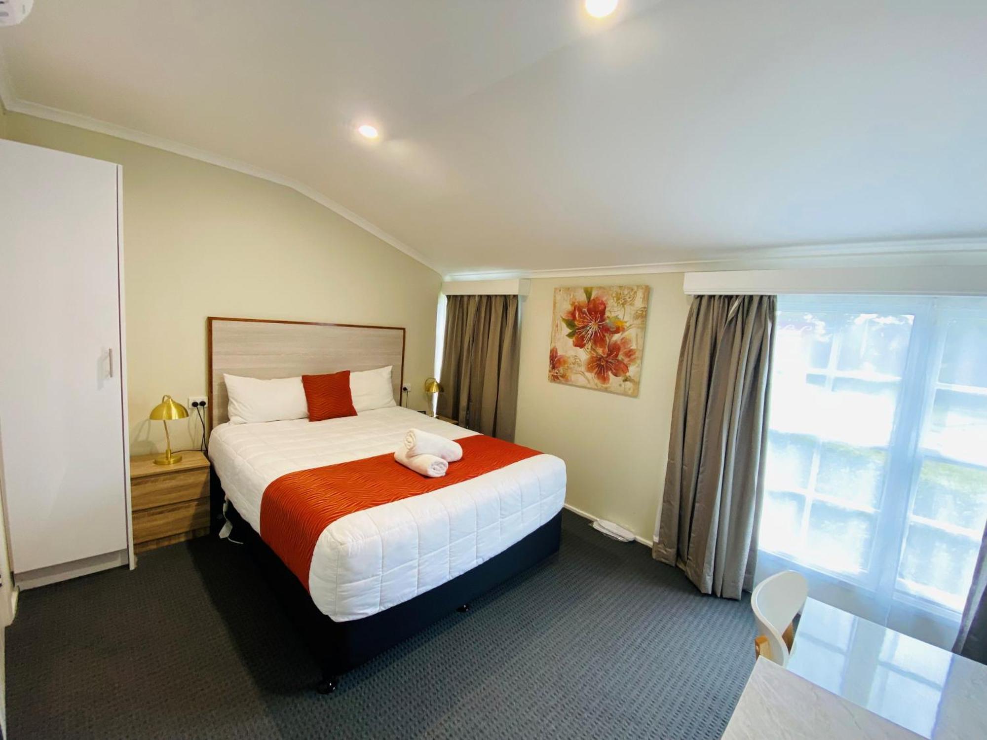 Colonial Lodge Motor Inn Ясс Екстер'єр фото