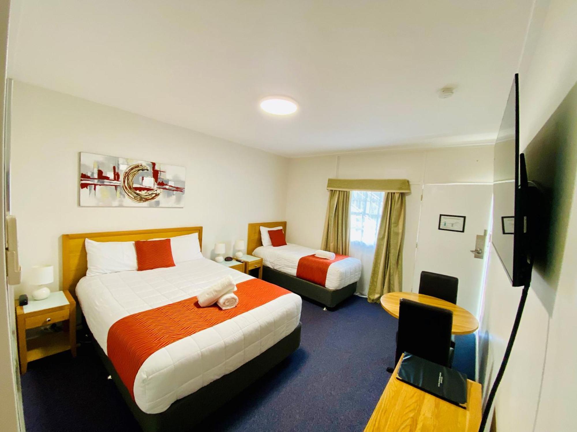 Colonial Lodge Motor Inn Ясс Екстер'єр фото