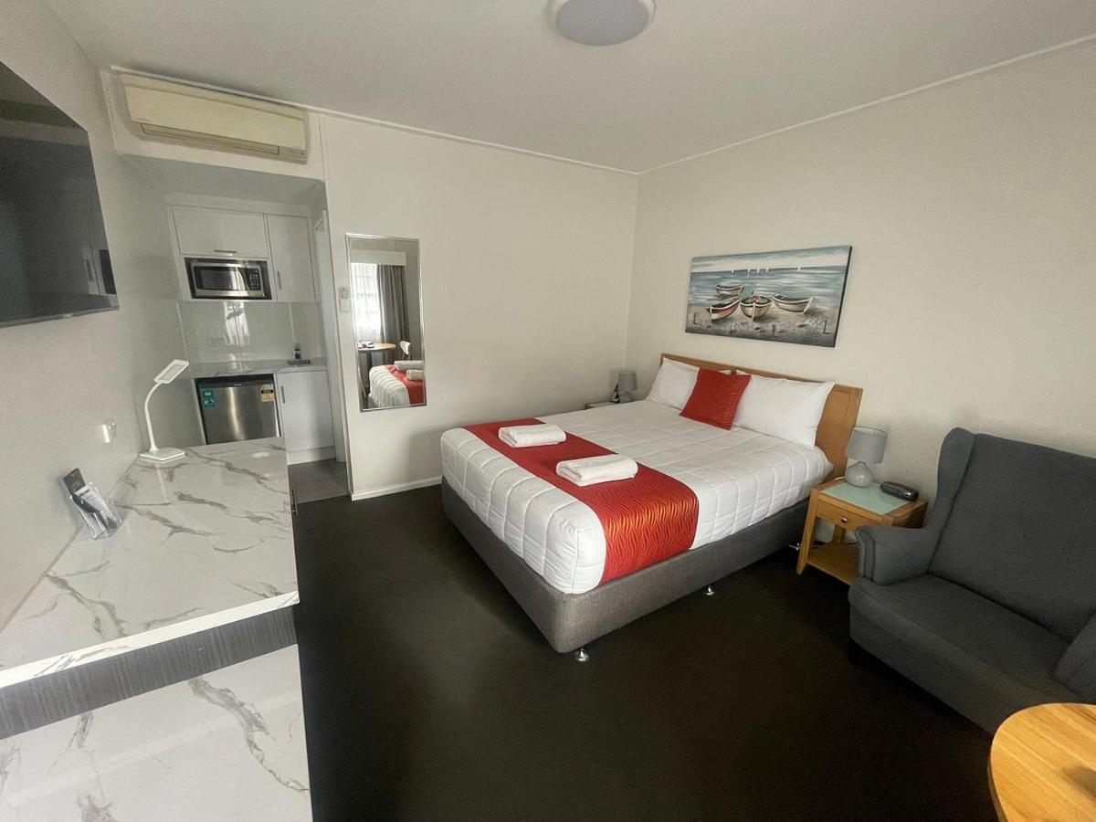 Colonial Lodge Motor Inn Ясс Екстер'єр фото