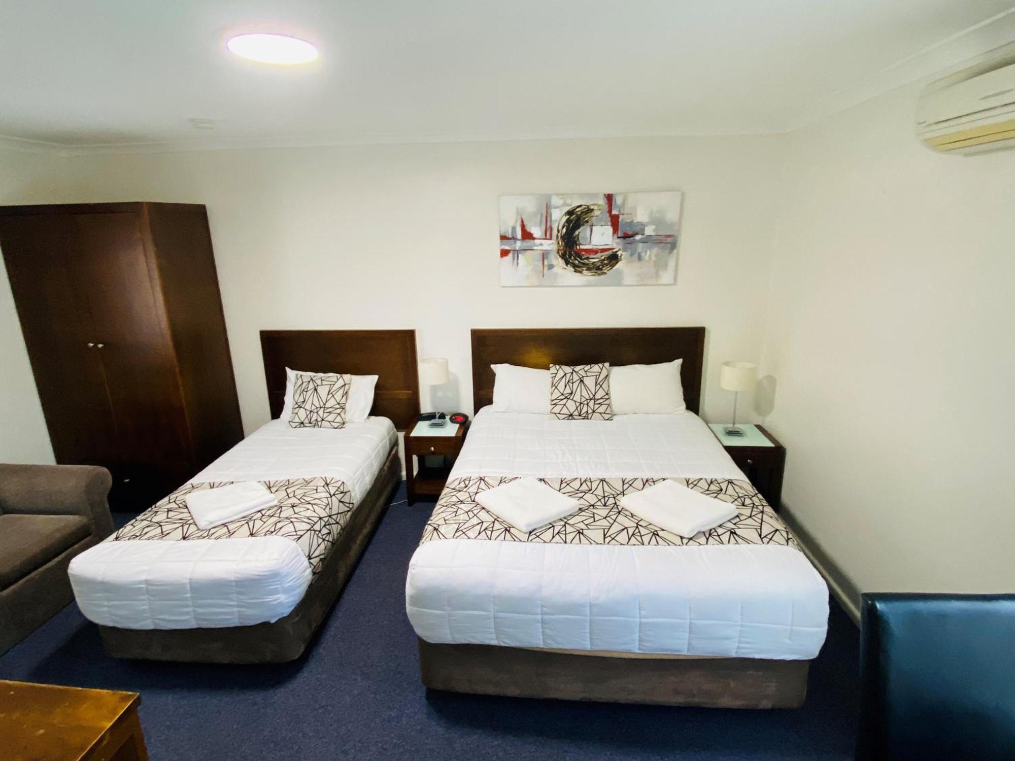 Colonial Lodge Motor Inn Ясс Екстер'єр фото