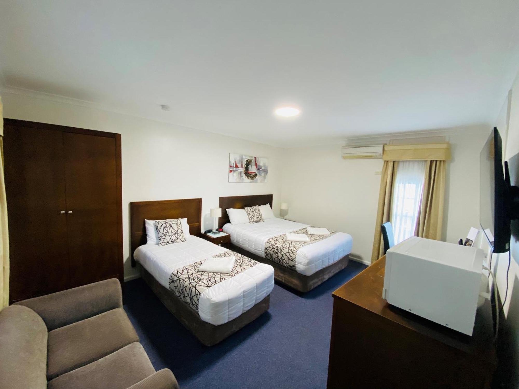 Colonial Lodge Motor Inn Ясс Екстер'єр фото