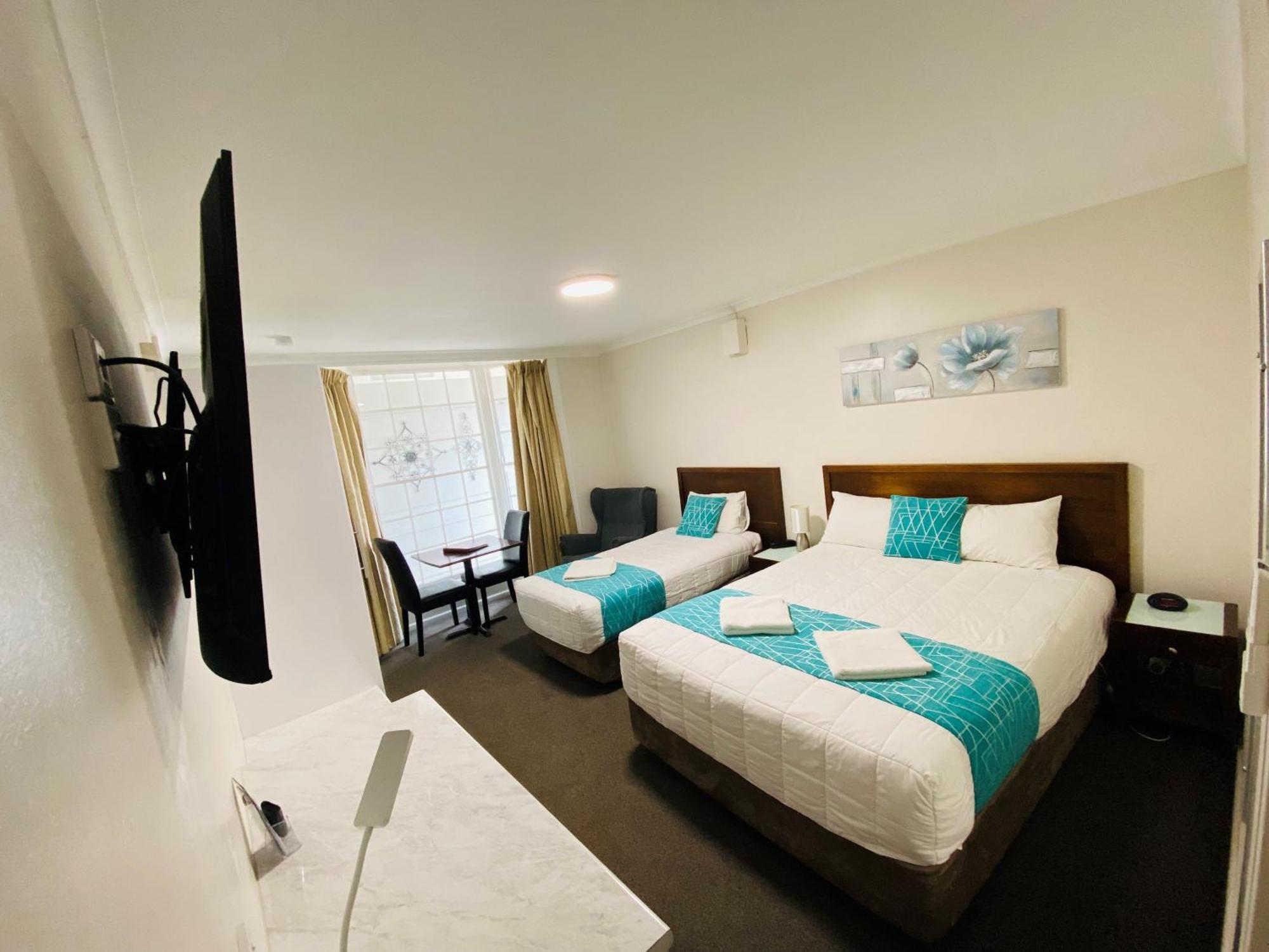 Colonial Lodge Motor Inn Ясс Екстер'єр фото