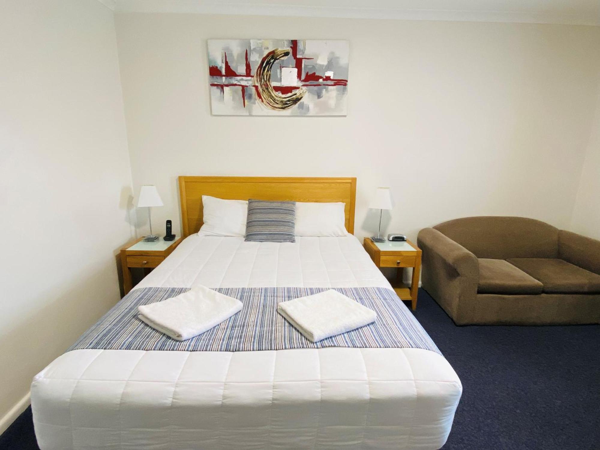 Colonial Lodge Motor Inn Ясс Екстер'єр фото