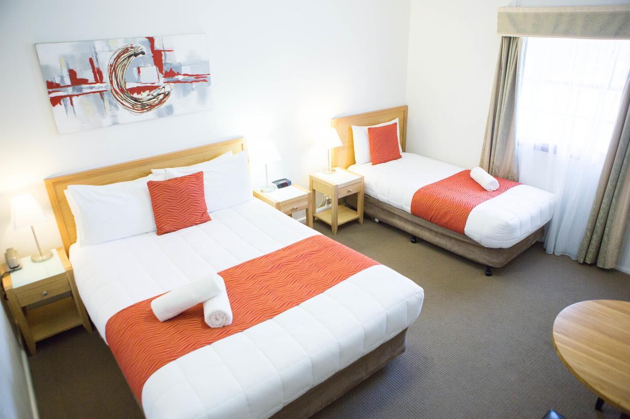 Colonial Lodge Motor Inn Ясс Екстер'єр фото